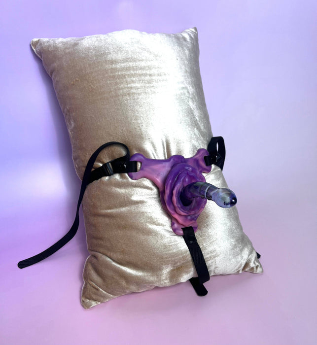 The Ryda - Vulva Silicone Grinder and Pleasure Wand Holder
